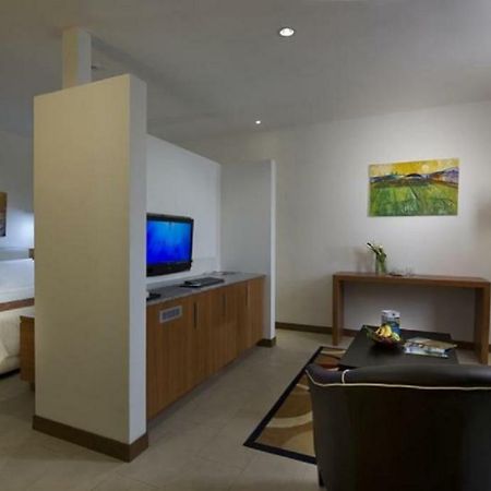 Gloria Swiss Hotel & Apartment サンダカン エクステリア 写真