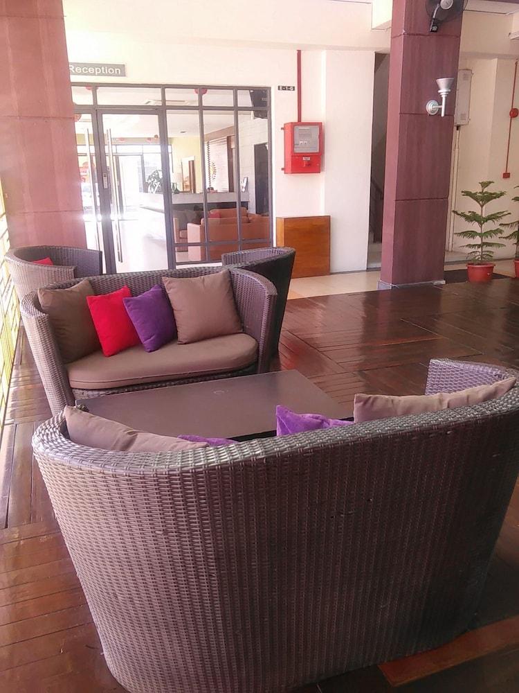Gloria Swiss Hotel & Apartment サンダカン エクステリア 写真