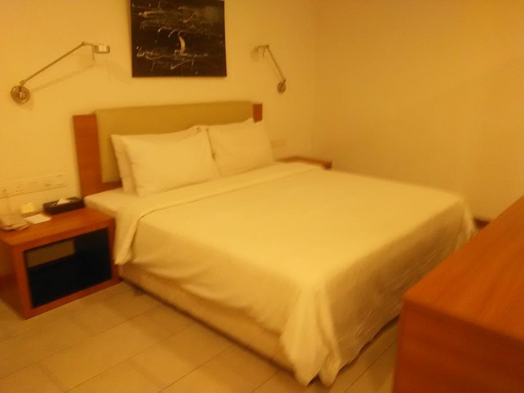 Gloria Swiss Hotel & Apartment サンダカン エクステリア 写真