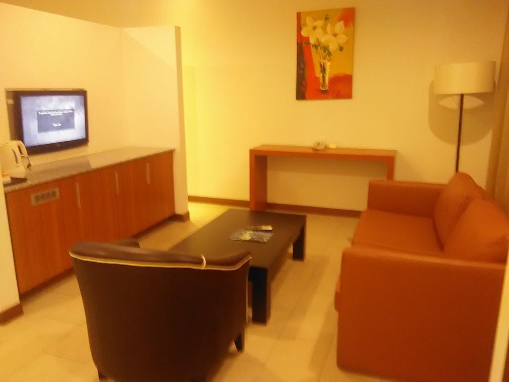 Gloria Swiss Hotel & Apartment サンダカン エクステリア 写真