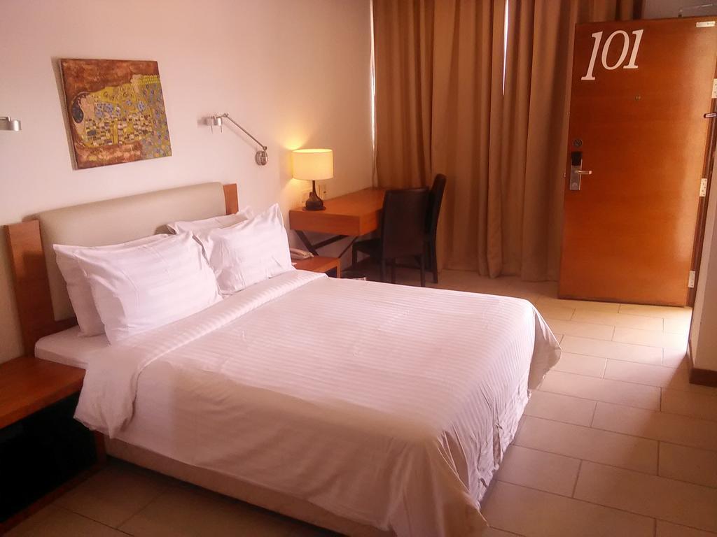 Gloria Swiss Hotel & Apartment サンダカン エクステリア 写真