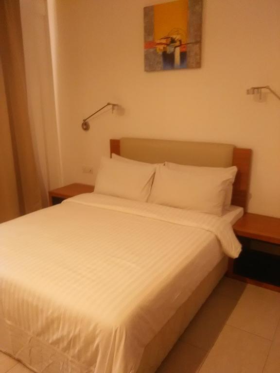Gloria Swiss Hotel & Apartment サンダカン エクステリア 写真