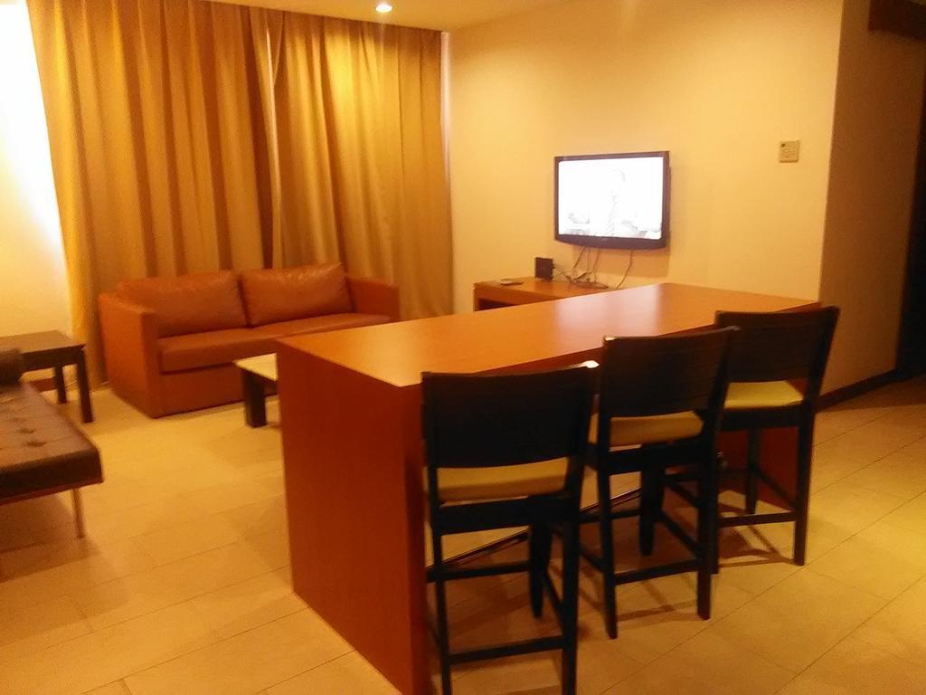 Gloria Swiss Hotel & Apartment サンダカン エクステリア 写真