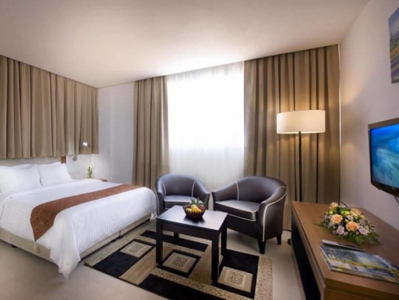 Gloria Swiss Hotel & Apartment サンダカン エクステリア 写真