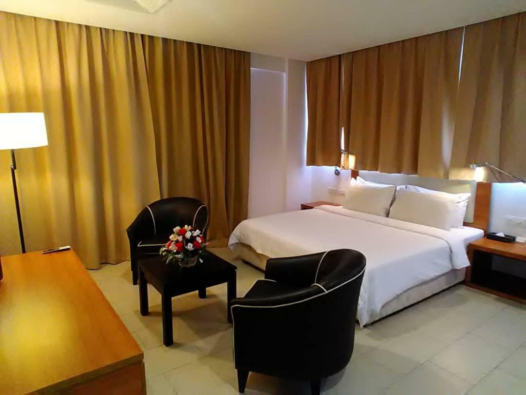 Gloria Swiss Hotel & Apartment サンダカン エクステリア 写真